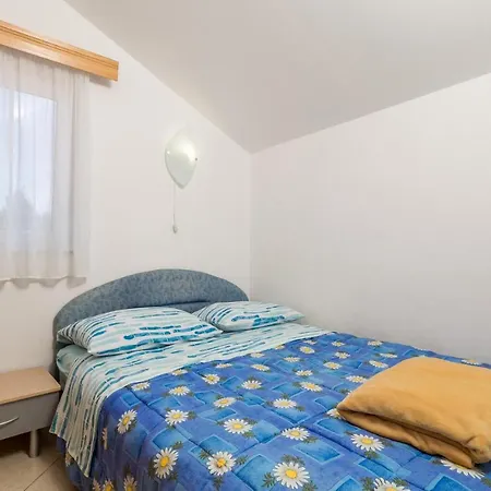 Apartment 2 Bedroom Lovely In *